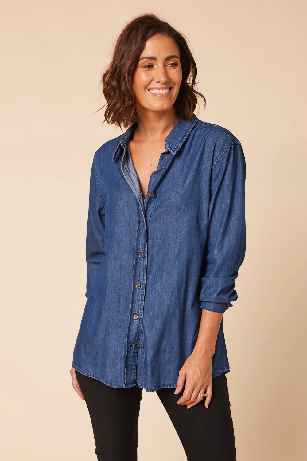 Sam Chambray Shirt in Mid Wash