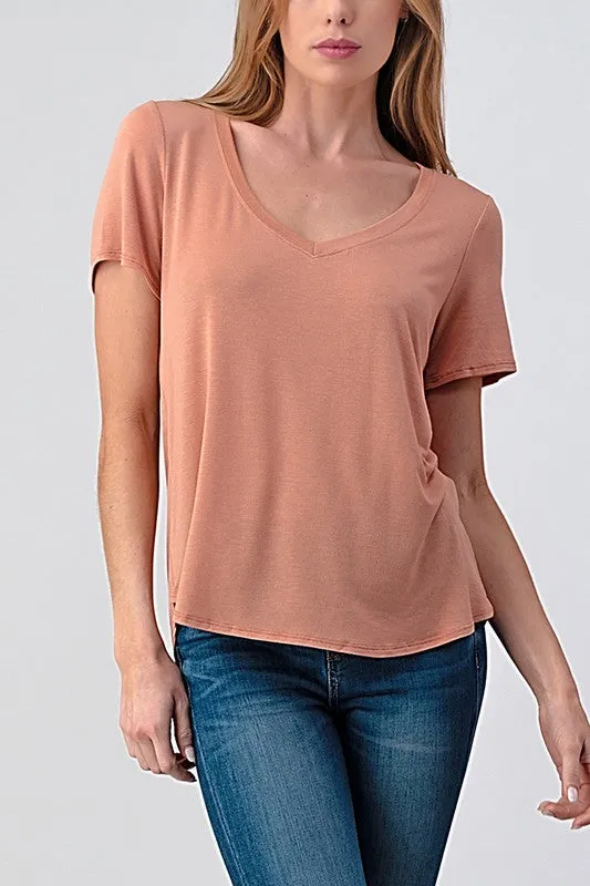 SHORT SLEEVE V-NECK TEE (SANDSTONE)